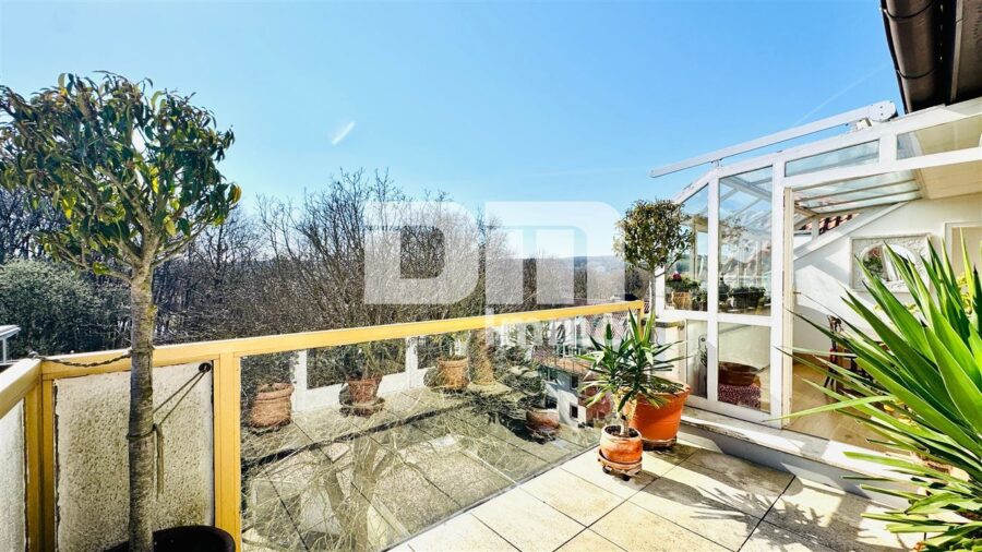 Hochwertige 5-Zi Wohnung in Traumlage mit Balkon in gepflegter Jugendstil-Villa + Panoramablick - Balkon / Panoramablick